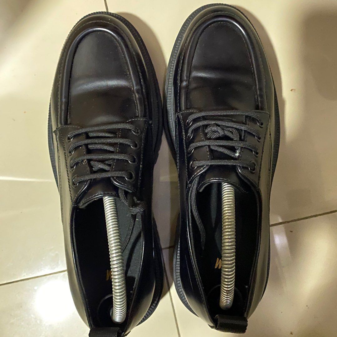 h&m black shoes (Category: Casual Shoes) located in Manila. Submitted by maldimathilda (Listing ID 1347020119, Image 1). Description: size 8.5 orig price @ 2,000 bought year 2023 used twice no og box na but will put to another box.