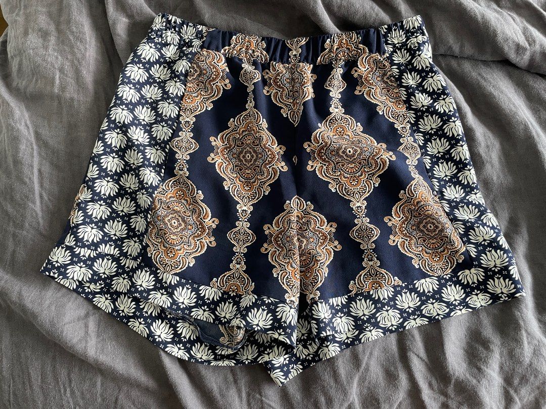 H&M dressy shorts (Category: Shorts) located in Makati City. Submitted by best.seconds (Listing ID 1346903028, Image 2). Description: .
