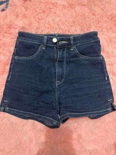 (Category: ) located in . Submitted by Angelbee (Listing ID 1347045983, Image 1). Description: .