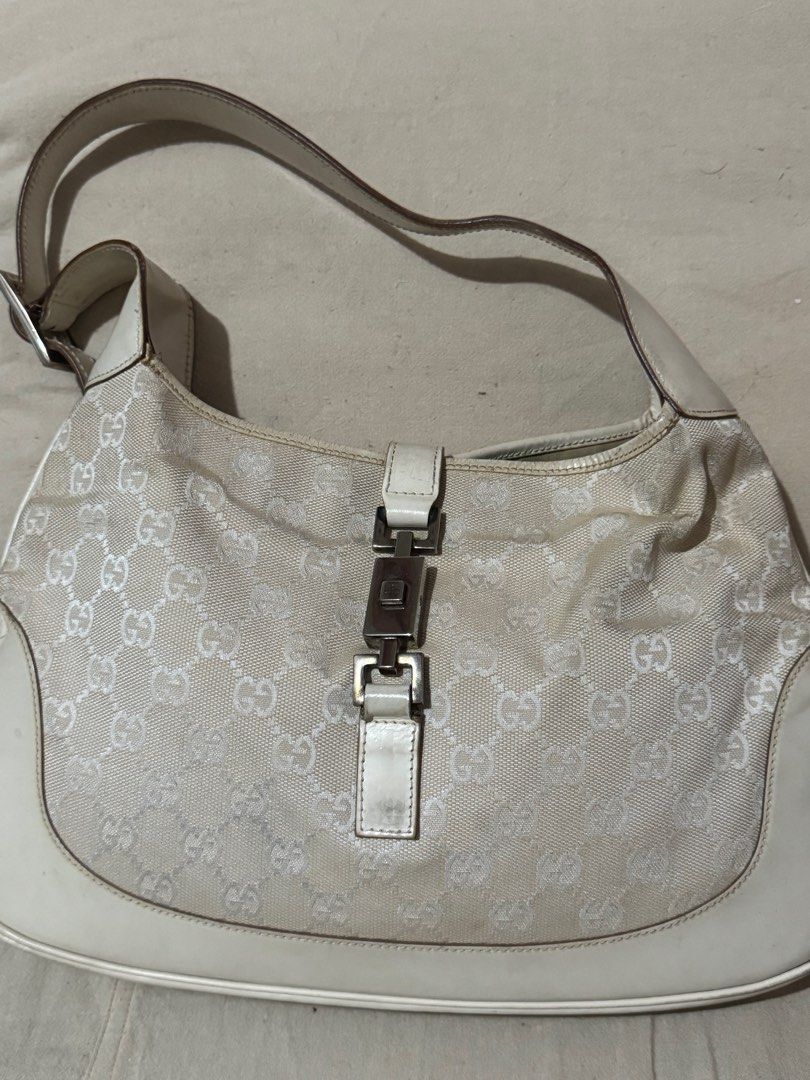 authentic vintage gucci jackie (Category: Luxury Bags & Wallets) located in Pasig City. Submitted by haruharuuu17 (Listing ID 1346916318, Image 1). Description: 100% authentic Last price posted. No lowballing please! Flaws are included in the pictures This is a vintage bag, so please manage ur expectations. Same day delivery only (grab/lalamove/etc).