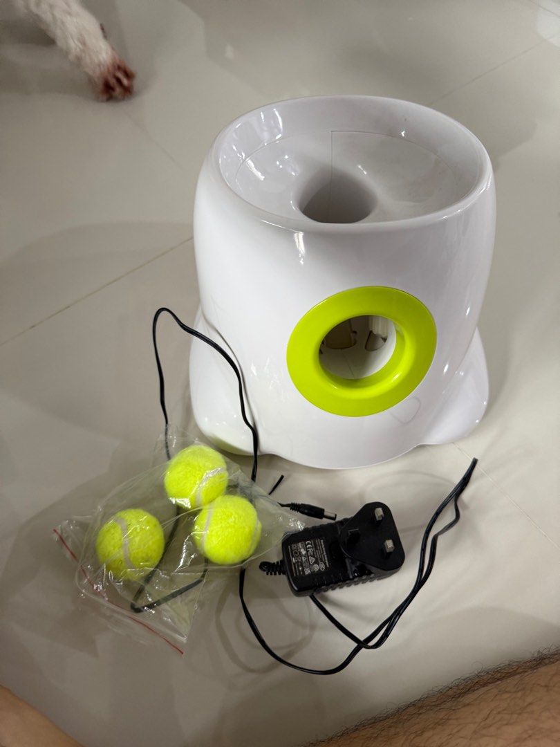 Interactive ball launcher (Category: Homes & Other Pet Accessories) located in Singapore. Submitted by mrsaturday (Listing ID 1346889866, Image 3). Description: Selling as we don’t utilise it as often as we thought..