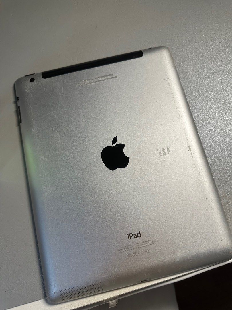 Ipad 3 (Category: iPad) located in Bulacan. Submitted by edgggg_ (Listing ID 1347062653, Image 2). Description: Ipad 3 ISSUE: HINDI NA NAOOPEN DAHIL LOWBAT PERO PAG CHINARGE SYA NAOOPEN AND NEED IRESET KASE NAKALIMUTAN NG LOLA KO YUNG PASSWORD NYA SA APPLE ID NYA HAHA BUT GOOD FOR GAMES AND YOUTUBE FOR KIDS PAG NAAYOS.