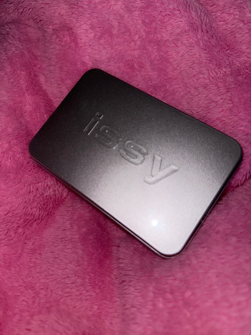 ISSY Regular Palette, Beauty & Personal Care, Face, Makeup on Carousell