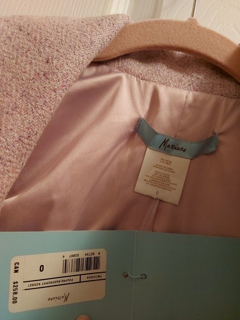 Jacket (Category: Clothes) located in Toronto. Submitted by mt_tm (Listing ID 1346875796, Image 3). Description: .