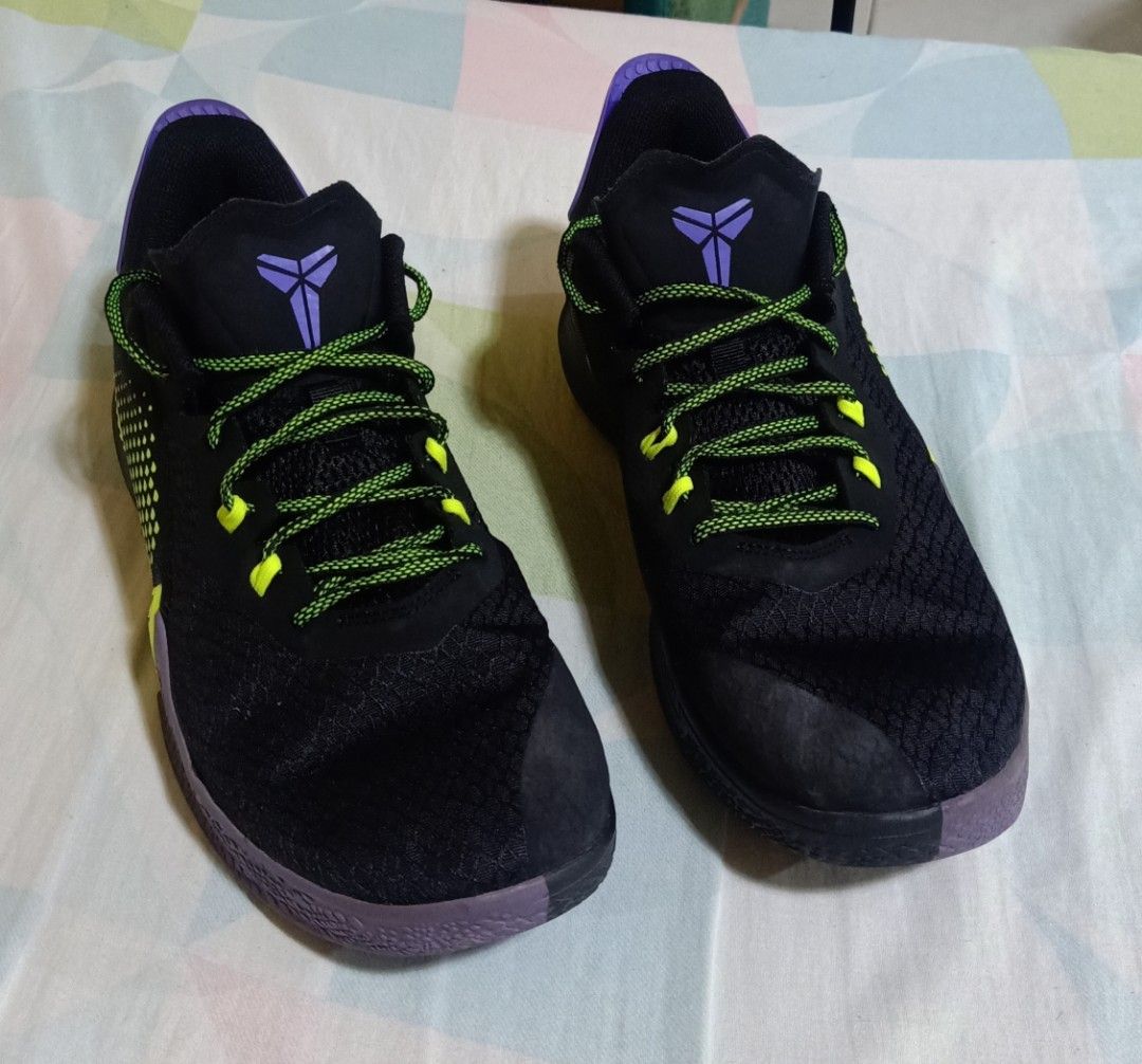Kobe mamba fury " Lakers Away" (Category: Sneakers) located in Quezon City. Submitted by trick1892 (Listing ID 1346889761, Image 2). Description: Size: 11 Authentic No box issue: minor issues with heel drags 8/10 conditon Pm me po May bawas pa po sa sure buyer.
