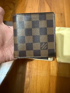 (Category: ) located in . Submitted by sellbuylook (Listing ID 1347061323, Image 1). Description: .