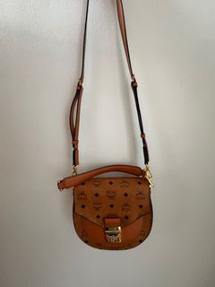 (Category: ) located in . Submitted by mn7goods (Listing ID 1346885978, Image 1). Description: .