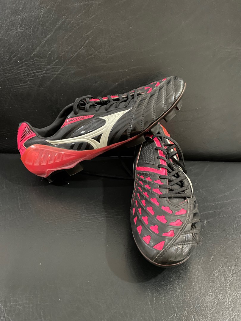 mizuno wave ignitus 3 football shoes Women s Fashion Footwear Sneakers on Carousell