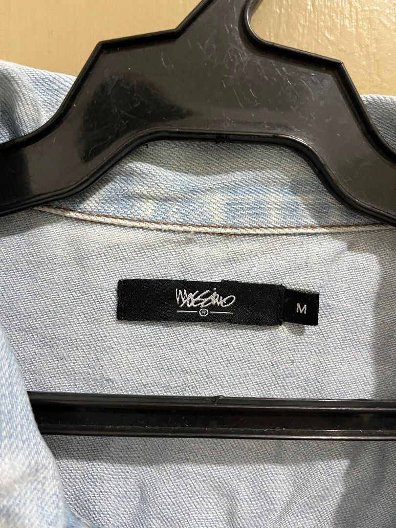 Mossimo Denim Jacket (Category: Coats, Jackets and Outerwear) located in Pasig City. Submitted by zmanzin (Listing ID 1347017346, Image 3). Description: Mossimo Denim Jacket Size Medium Missing button at the back Price: 650.