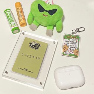 （分類：）位於 。 由 ivaverse.__ 提交（商品編號 1346961458，圖片 1）。簡介： 。