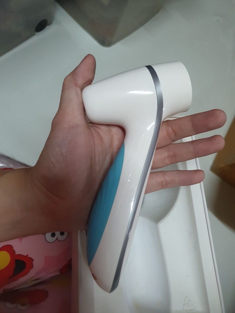 Nuskin Lumispa (Category: Face Care) located in Caloocan City. Submitted by lynette1977 (Listing ID 1346939430, Image 3). Description: barely used nakatago na lang tinamad gamitin. almost new siya with box and charger.