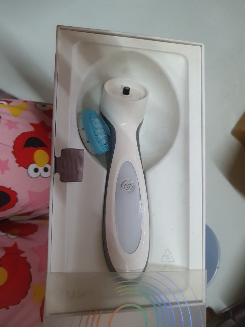 Nuskin Lumispa (Category: Face Care) located in Caloocan City. Submitted by lynette1977 (Listing ID 1346939430, Image 2). Description: barely used nakatago na lang tinamad gamitin. almost new siya with box and charger.
