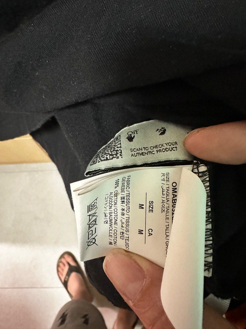 Off white （分類：T-shirt、恤衫、有領衫）位於 Hong Kong。 由 tam9988 提交（商品編號 1347021386，圖片 4）。簡介： 。
