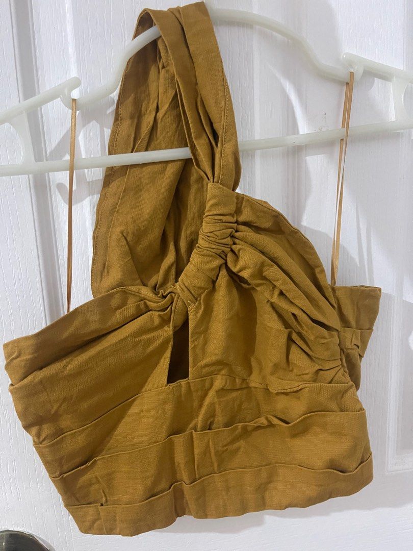 One shoulder top (Category: Blouses) located in Manila. Submitted by miffsies (Listing ID 1346996331, Image 2). Description: Brandnew Zara dupe Super kapal!!.