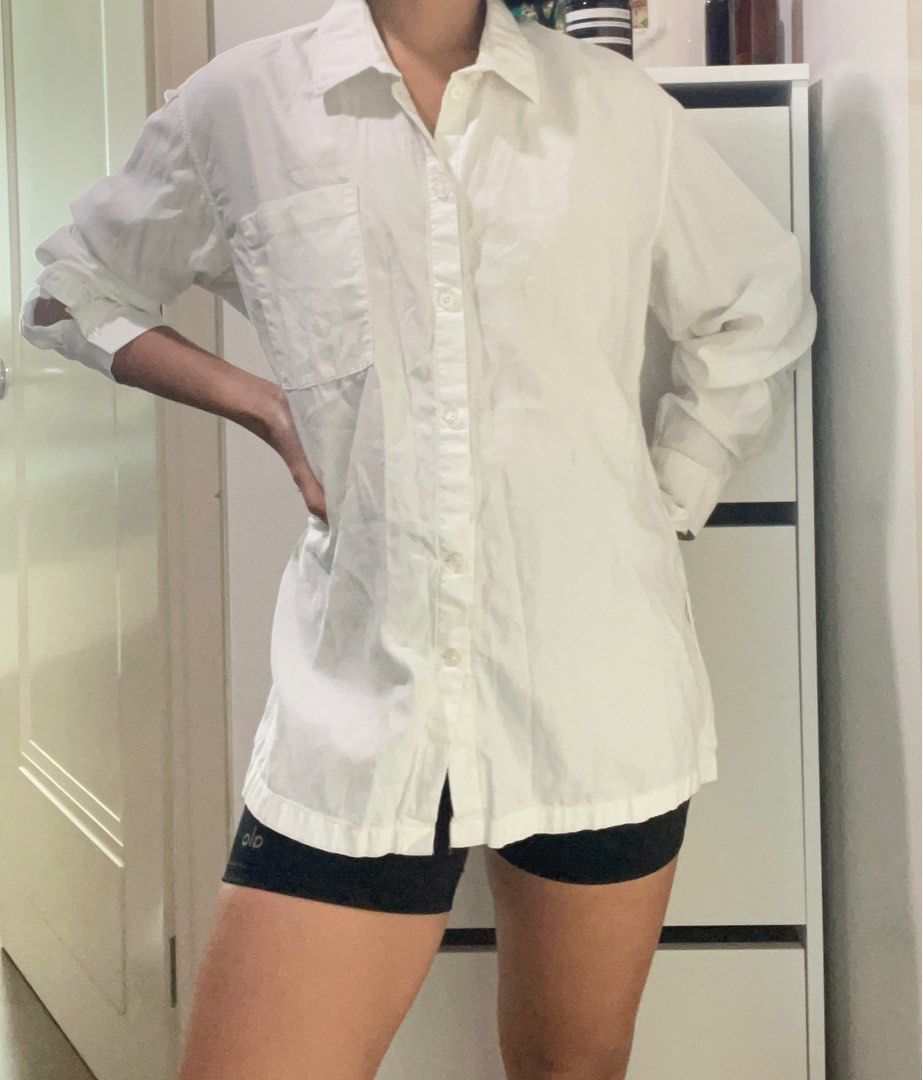 Pasimano white polo (Category: Longsleeves) located in Makati City. Submitted by best.seconds (Listing ID 1346896573, Image 1). Description: Local 🇵🇭 Unisex, fits S-M Lightly used .