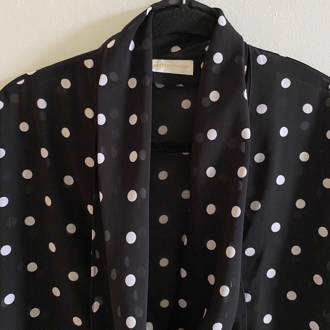 Polka Dot Top (Category: Others Tops) located in Cebu City. Submitted by elainedmd (Listing ID 1346922998, Image 2). Description: Good as new Fits S-M frames In great condition Last price posted 160PHP Loc: Labangon, Cebu Citg.