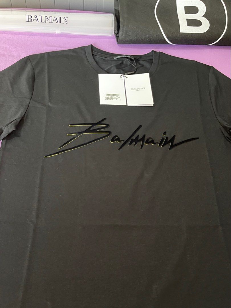 Balmain T-Shirt Black Medium Mens (Category: Luxury Apparel) located in Puerto Princesa. Submitted by eds.raps (Listing ID 1346727435, Image 1). Description: Last price🫶 Black color in Mens Medium size Gamuza logo black Accepting Layaway max 3 shipping from Puerto Princesa City Palawan at buyers’ expense “Discount for bulk buyers”.