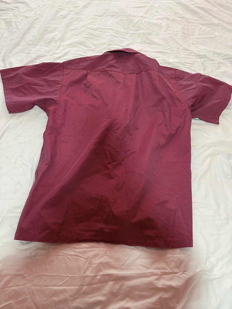 Red shirt (Category: Shirts) located in Singapore. Submitted by xxna2622 (Listing ID 1346928351, Image 3). Description: Size 17 *please read* No meet up Please pay $3.99for postage and handling fee via paylah paynow First come first serve basis ( no reservation ) No combination of free listings No negotiable, those enquirers will not be entertained Please don’t waste each other’s time, Thanks for your understanding to bless to give away foc free 
