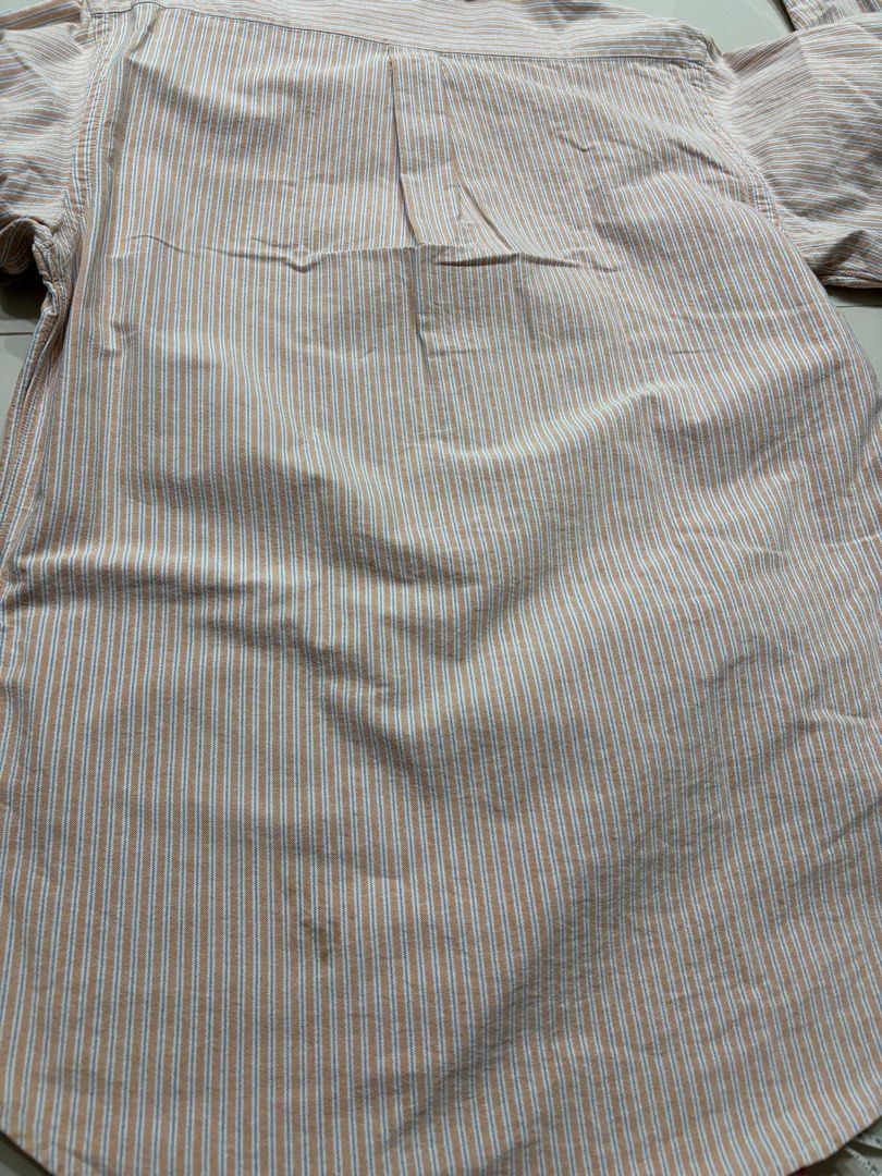 RL Button down (Category: Formal Shirts) located in Las Pinas. Submitted by cookiedump (Listing ID 1346930982, Image 3). Description: Dimes : Pit to pit - 21.5” Length - 32” Sleeves - 23”.