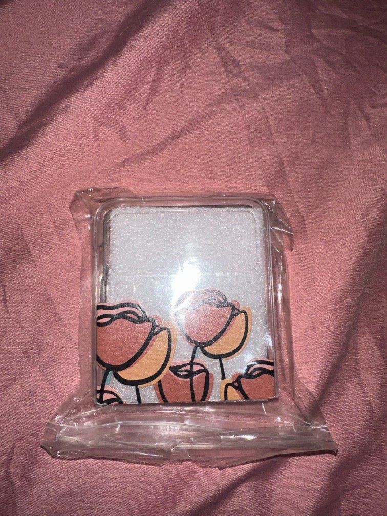 Samsung Zflip 3 case (Category: Cases & Sleeves) located in Antipolo. Submitted by wxyz9876 (Listing ID 1346918878, Image 1). Description: .