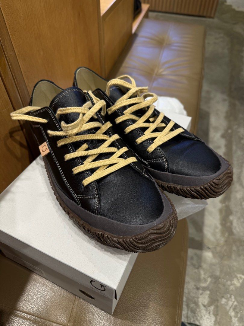 Spingle Move SPM-110 LL 42-43 (Category: Casual Shoes) located in Mandaluyong City. Submitted by randomxobjects (Listing ID 1346918823, Image 2). Description: Purchased from Spingle Podium for P11,400. SPM-110 Black LL size (9.5US) Selling because I have wide feet and these are too tight for me. I’m normally a US10.5-11 but their shoes in that size look ridiculously long that’s why I opted for the LL hoping they’d get comfortable over time, but I