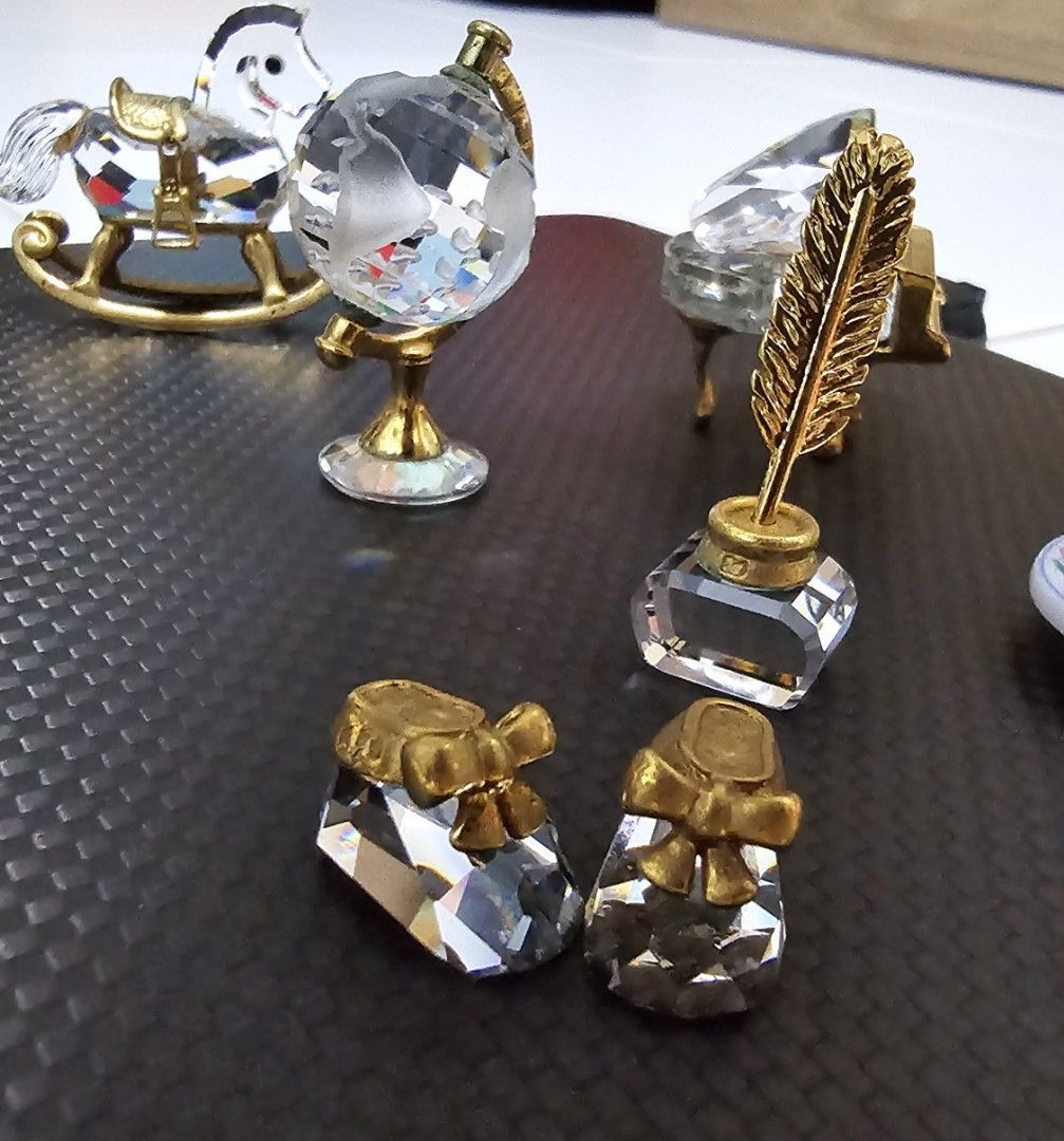 Swarovski Crystal Memories Classics, Hobbies & Toys, Memorabilia