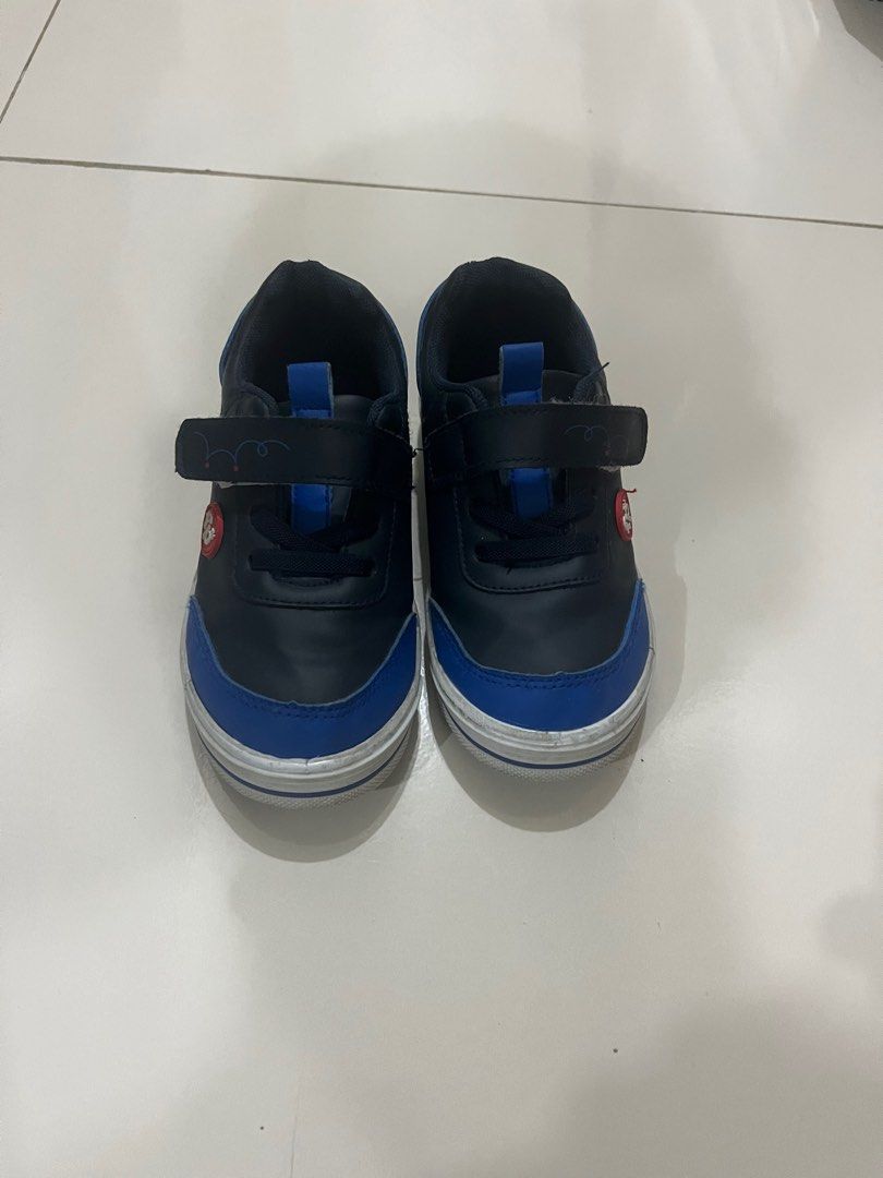 toddler shoes (Category: Babies & Kids Fashion) located in Mandaluyong City. Submitted by 4everhappee (Listing ID 1346969712, Image 1). Description: fisher price brand size 10.