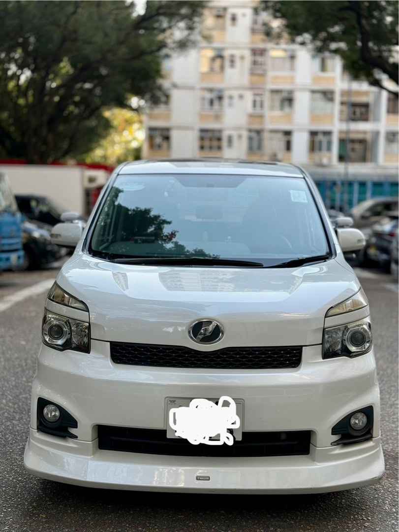 Toyota Voxy 2.0 ZS (A)62863128935426111