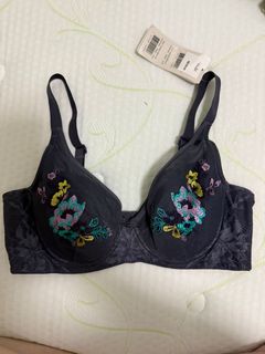 (Category: ) located in . Submitted by haly2 (Listing ID 1346894646, Image 1). Description: .