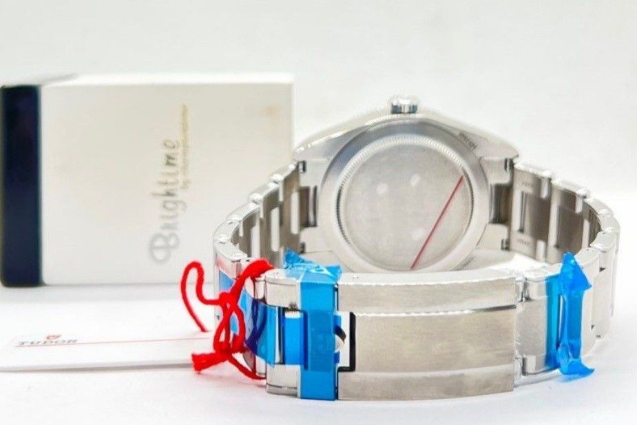 Tudor Black Bay 58 GMT "Coke" (Category: Luxury Watches) located in Makati City. Submitted by fmartinz (Listing ID 1347027024, Image 2). Description: Brand New Tudor Black Bay 58 GMT 7939G1AONRU "Coke" Black Dial Automatic Steel Casing Bracelet * Brand New ** ** Factory Stickers Intact ** Model :7939G1AONRU-0001 Also known as : Black Bay 58 GMT "Coke" Case size : 39mm Dial: Black Dial With Luminous Dot Numerals Index Case metal:Stainless Steel Cl