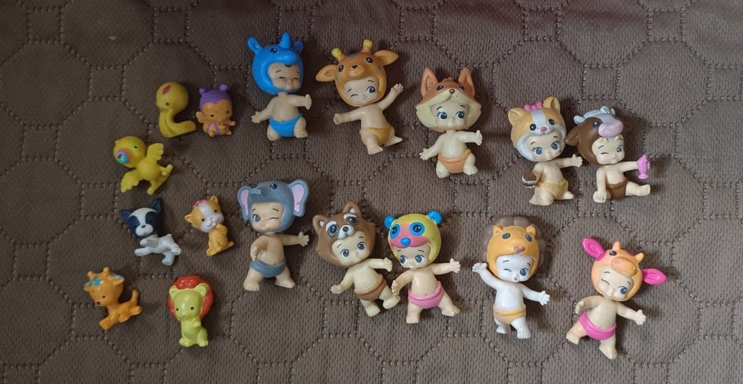 Twozies (Category: Babies & Kids Fashion) located in Makati City. Submitted by breispreloved (Listing ID 1346896150, Image 3). Description: twozies in good condition needs linis.