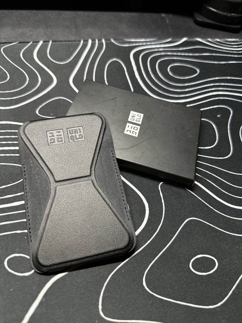 Uniqlo Phone Card Holder (Category: Other Gadgets) located in Naga. Submitted by yoleg (Listing ID 1346869757, Image 1). Description: Uniqlo Card Holder .