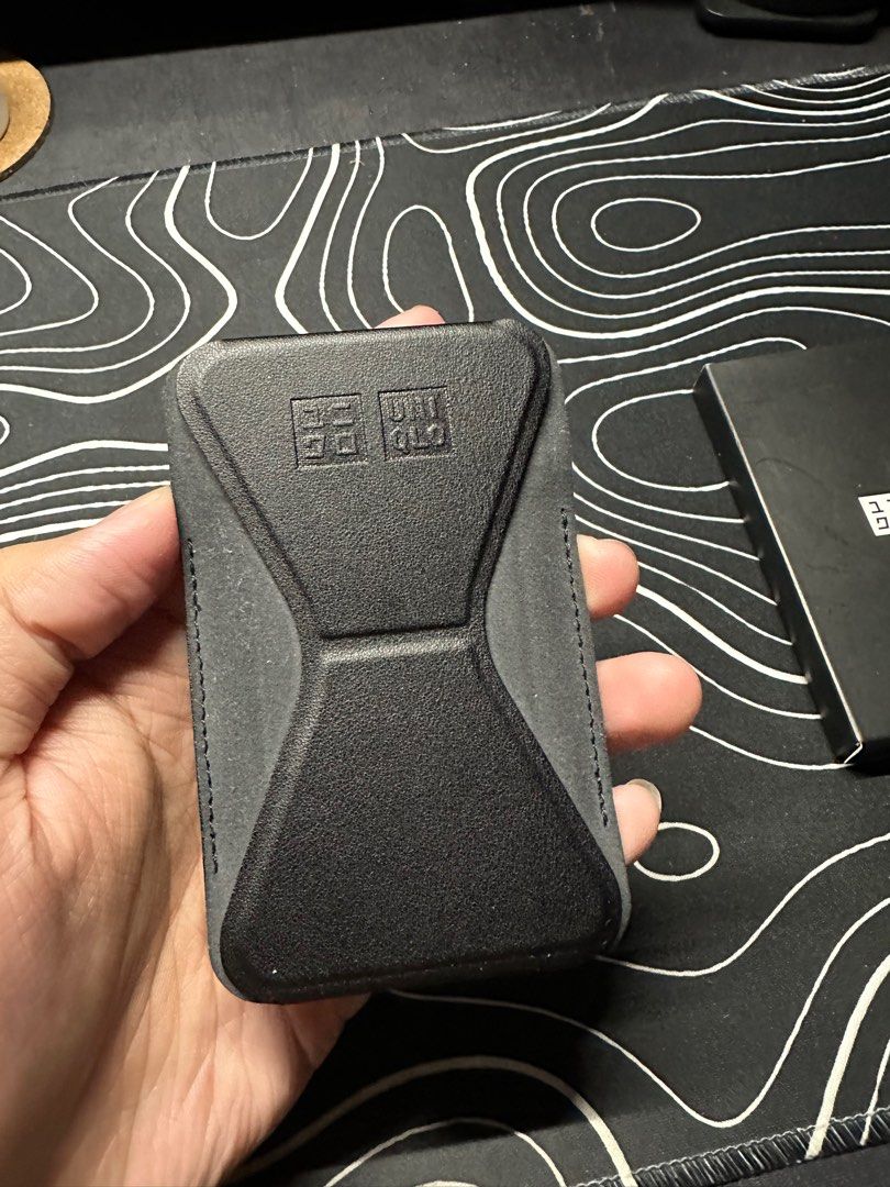 Uniqlo Phone Card Holder (Category: Other Gadgets) located in Naga. Submitted by yoleg (Listing ID 1346869757, Image 2). Description: Uniqlo Card Holder .