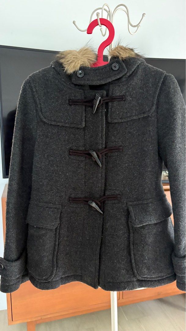 Uniqlo wool coat. Size medium (Category: Coats, Jackets and Outerwear) located in Pasig City. Submitted by bituin18 (Listing ID 1346907363, Image 2). Description: .