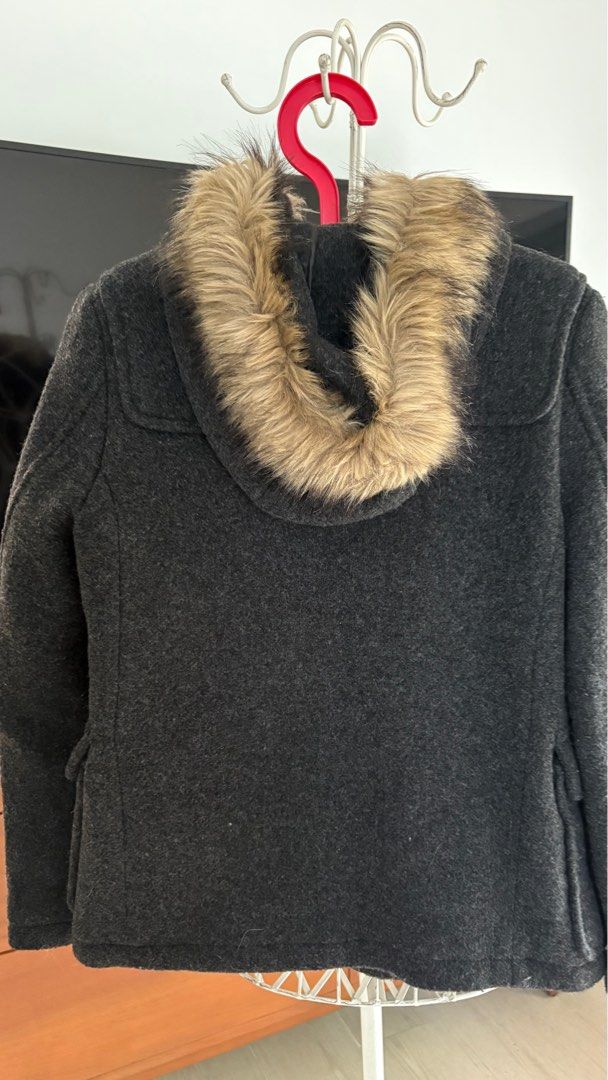 Uniqlo wool coat. Size medium (Category: Coats, Jackets and Outerwear) located in Pasig City. Submitted by bituin18 (Listing ID 1346907363, Image 3). Description: .