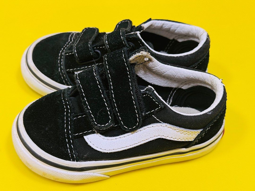 Vans Old Skool Toddler Shoes (Category: Babies & Kids Fashion) located in Singapore. Submitted by twinklebell0412 (Listing ID 1346918929, Image 2). Description: - Size: US6, UK5.5, EUR22, 12cm - Come with original box .
