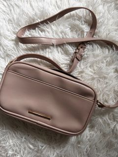 (Category: ) located in . Submitted by fyrvvv.preloved (Listing ID 1346957579, Image 1). Description: .