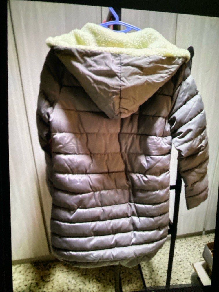 Winter Jacket (Category: Coats, Jackets and Outerwear) located in Singapore. Submitted by evechuapoh40791 (Listing ID 1347010342, Image 2). Description: .