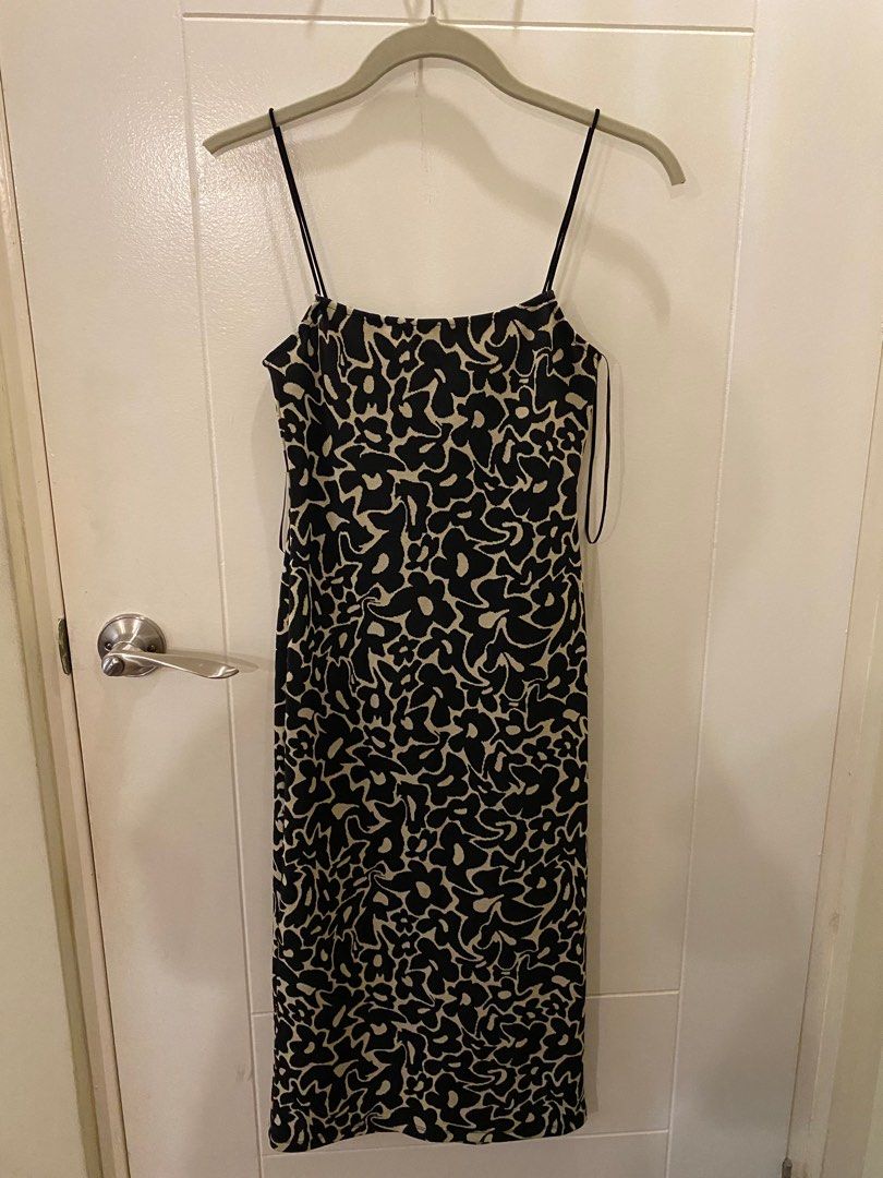Zara jacquard dress (Category: Dresses) located in Pasig City. Submitted by loops.cm (Listing ID 1346963226, Image 3). Description: .