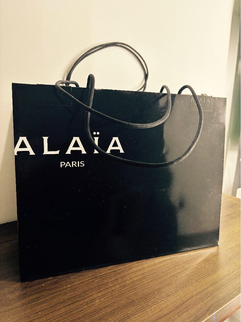 2025 Alaia Paper Bag (Black) (Category: Luxury Bags & Wallets) located in Subic. Submitted by parisianboxes (Listing ID 1347198675, Image 1). Description: Size (36x12.5x28cm) Pls read all: All items are original and authentic from Paris, France.🇫🇷🇫🇷🇫🇷 Check out our reviews for more info. You can also DM me on IG: parisianboxes Last prices posted. Prices are based on size, weight, shipment rates and availability. ♥️♥️♥️ Disclaimer: All joy r