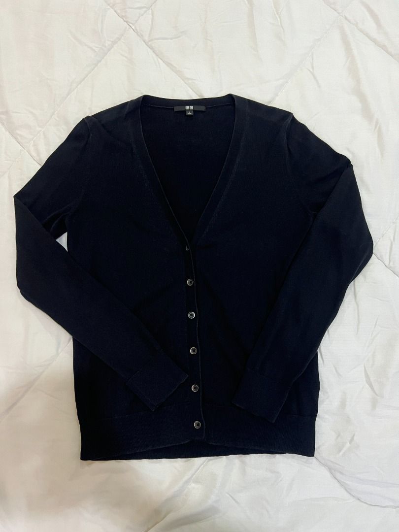 (negotiable) Authentic Uniqlo Cardigan Medium (Category: Coats, Jackets and Outerwear) located in Manila. Submitted by aaelc (Listing ID 1347235956, Image 1). Description: Authentic Uniqlo Cardigan Medium RFS: not using anymore.