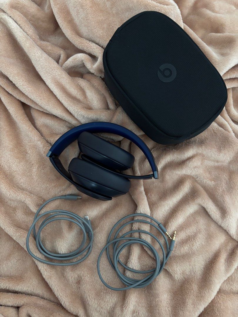 Beats Studio Pro Wireless Headphones (Category: Headphones & Headsets) located in Manila. Submitted by ayessaleig12609 (Listing ID 1347084592, Image 3). Description: What’s in the carrying case! Beats Studio Pro headphones (USB-C power adapter sold separately) USB-C to USB-C cable for charging and audio 3.5mm analog audio cable .