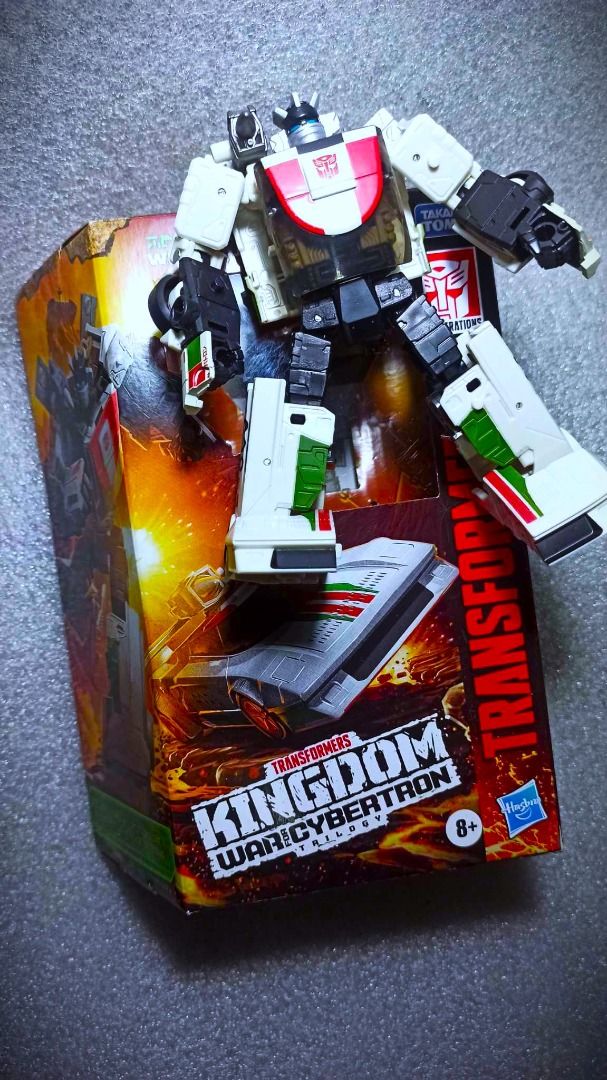 BIB KINGDOM WHEELJACK Hasbro Deluxe Class Autobot Transformers (Category: Action & Battle Toys) located in Pasay City. Submitted by Chariselyn (Listing ID 1347240531, Image 1). Description: BIB KINGDOM WHEELJACK (2,000+sf) Hasbro Deluxe Class Autobot Transformers Series: War for Cybertron, 2020 Scale: 6 inches Stock: 1 Box Condition: 10/10 Issues: 0 Accessories: complete accessories and manual Mode of Payment: GCash or through your rider Shipping