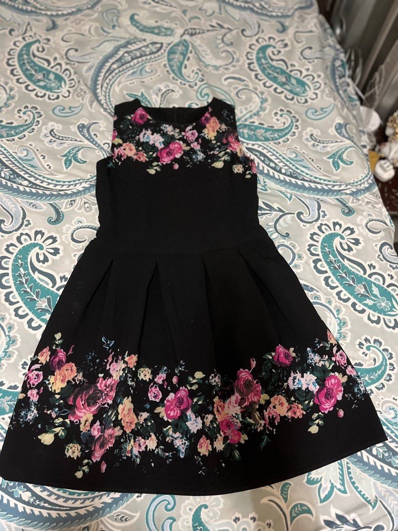 black dress (Category: Dresses) located in Dasmarinas. Submitted by arjay0180 (Listing ID 1347198378, Image 2). Description: Use it ones for the graduation .