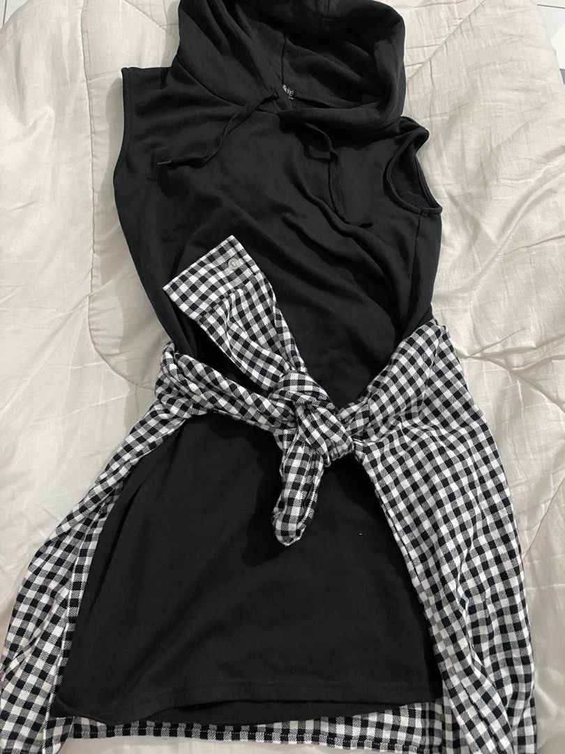 Black dress hoodie (Category: Dresses) located in Caloocan City. Submitted by anjpot (Listing ID 1347263464, Image 1). Description: .
