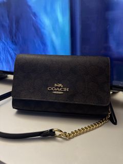 (Category: ) located in . Submitted by preloved_sue (Listing ID 1347222742, Image 1). Description: .
