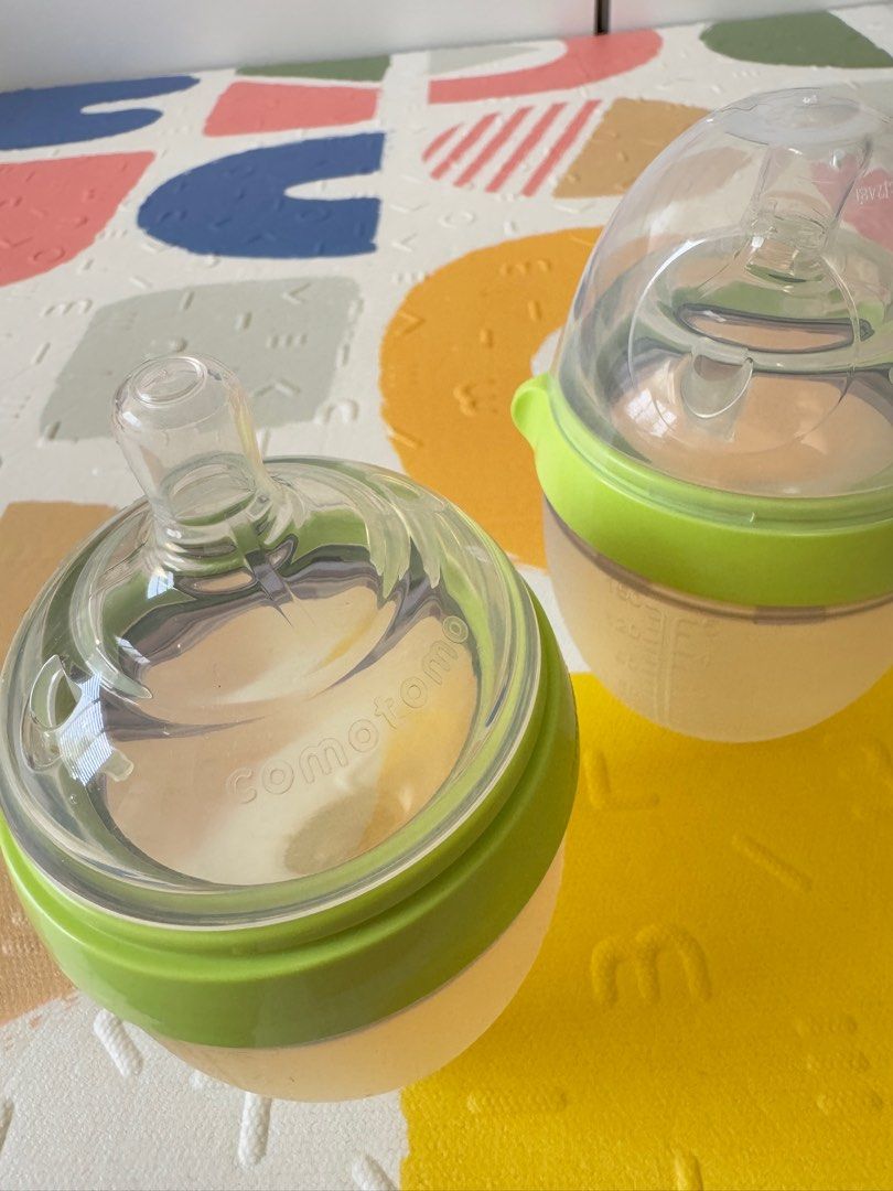 Comotomo Silicone Baby Bottle (Category: Breastfeeding & Bottle Feeding) located in Rizal. Submitted by jpspaceph (Listing ID 1347142371, Image 3). Description: Set of 2 RFS: Outgrown and wasn’t able to use this much bec she’s loves direct latching :) MOP: BDO/GCASH only NO MEET-UPS Same day delivery via Grab/Lalamove (buyer’s expense) .