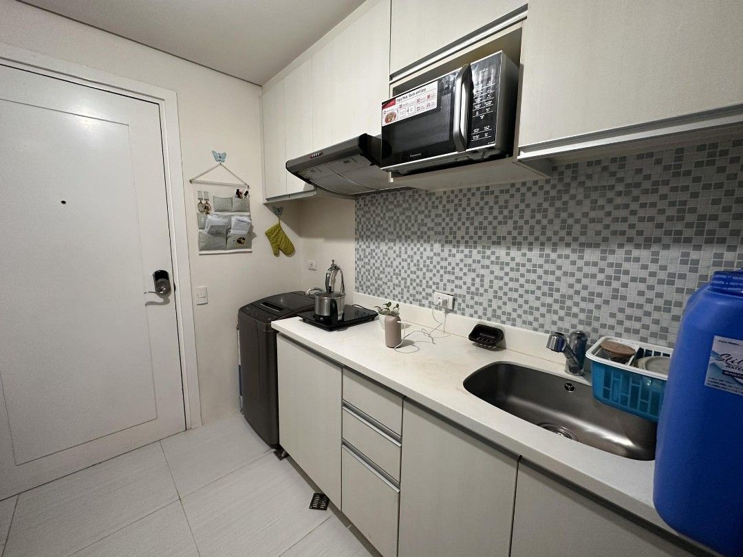 Twin Oaks Condo bedsharing (Category: Apartments & Condos) located in Candelaria. Submitted by whiteswant96970 (Listing ID 1347221907, Image 2). Description: Twin Oaks Condo Condo for rent Bed Sharing 6k 1 pax available ( female) 1 month deposit, 1 month advance Floor: 34B Address: 750 Shaw Blvd, Mandaluyong, 1554 Metro Manila Facilities: Main lobby with front desk service / Concierge 24/7 Security Services Fire Alarm & Sprinkler System Provision