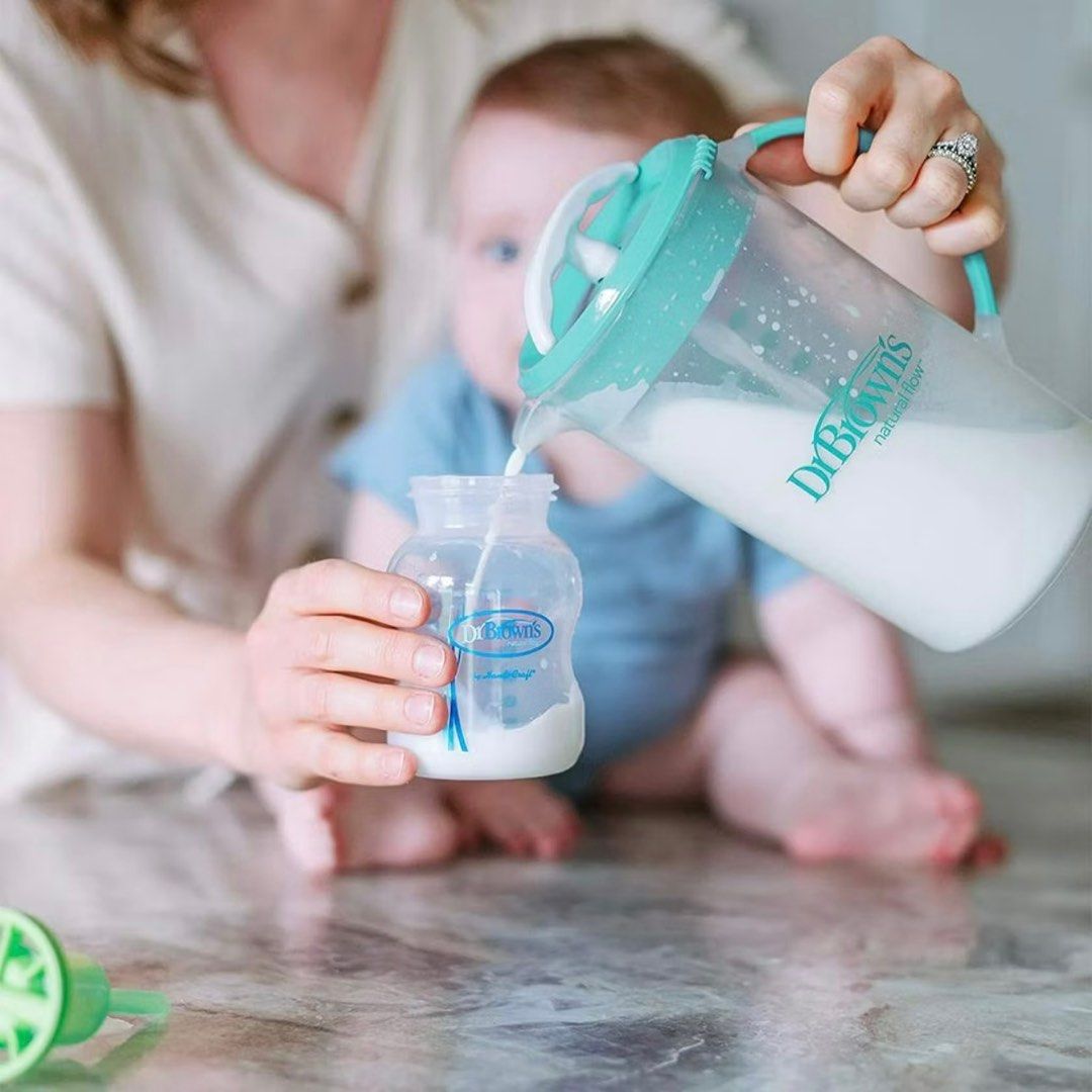 Dr. Brown Formula Mixing Pitcher in Green (Category: Breastfeeding & Bottle Feeding) located in Orani. Submitted by fromlove.withluxe (Listing ID 1347151159, Image 2). Description: Unused No box.