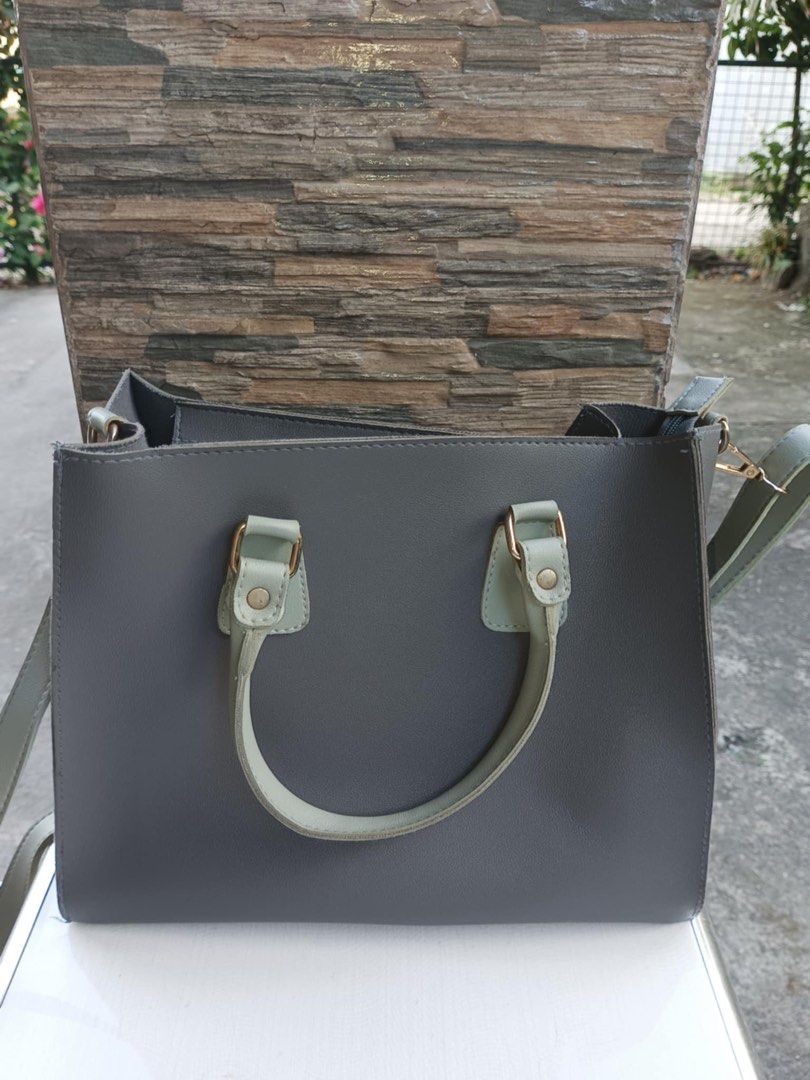 Egg gray bag (Category: Shoulder Bags) located in Valenzuela. Submitted by ayuchiii (Listing ID 1347168651, Image 1). Description: used and stored.